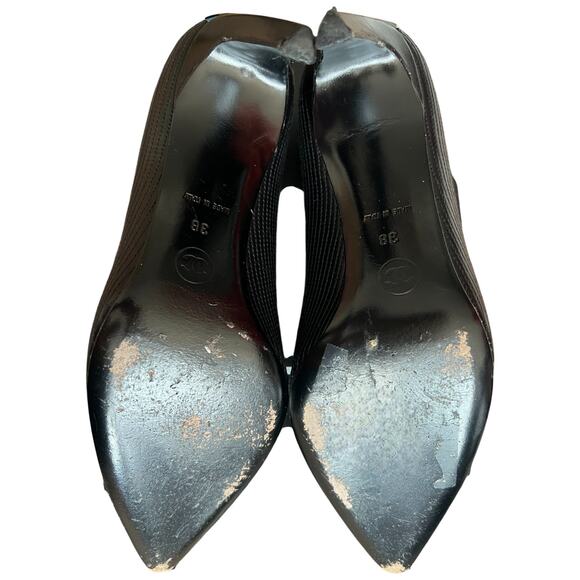 Chanel Interlocking CC Logo Leather Pumps, US8/IT38 - Picture 9 of 16
